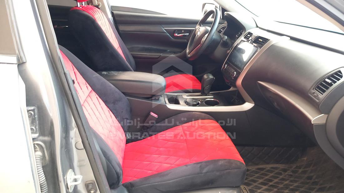 2015 Nissan Altima — Front Right Passenger Seat View — Photo 23