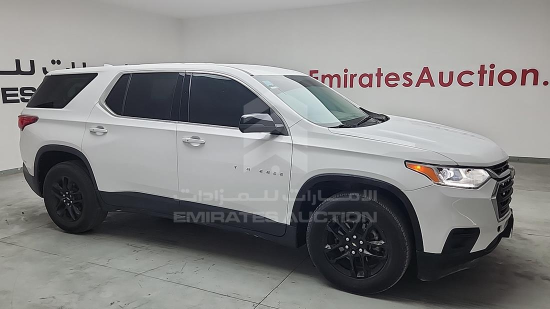 شيفروليه ترافيرس 2021 — الزاوية الأمامية اليمنى — صورة 9