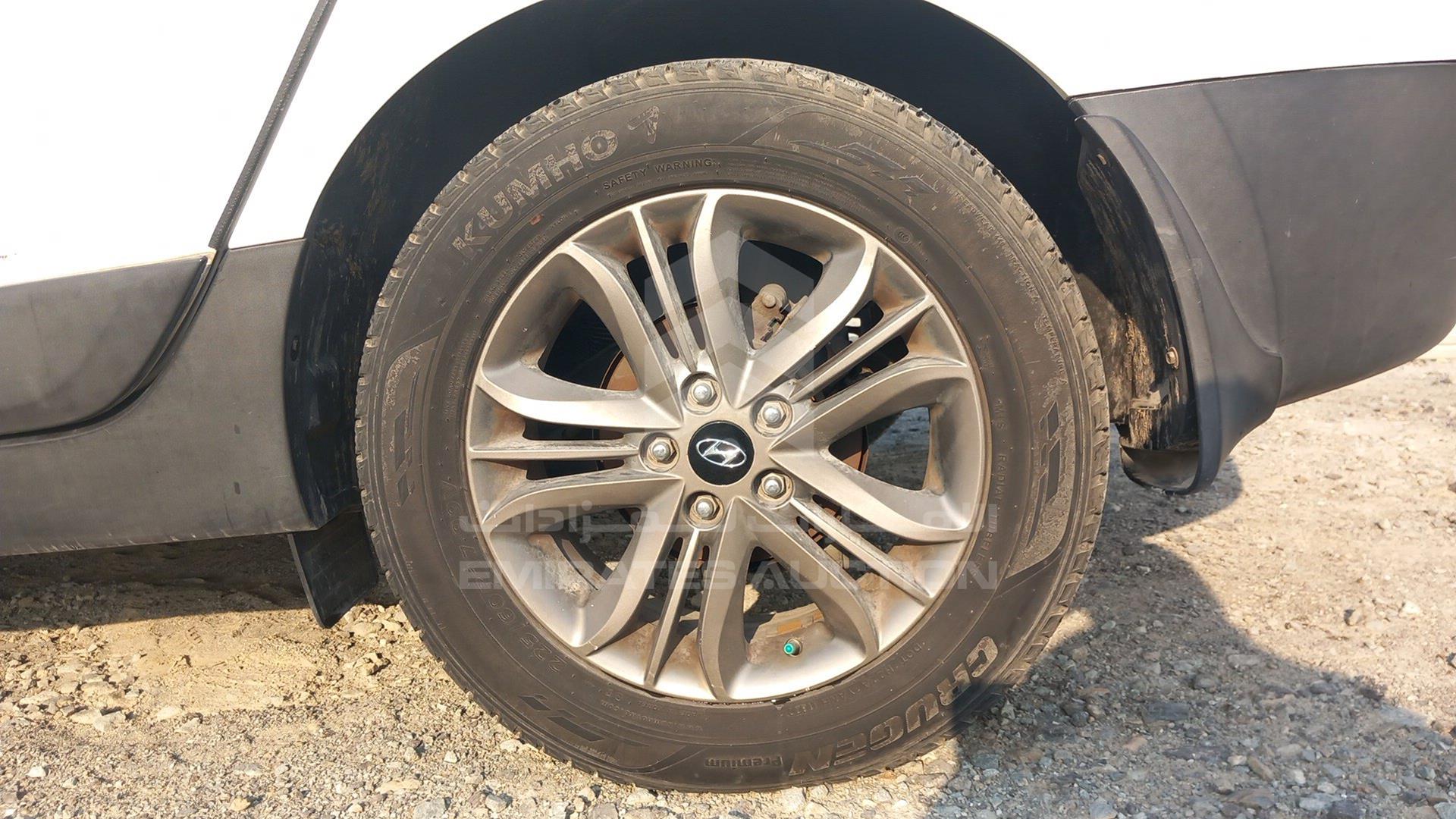 2014 HYUNDAI TUCSON VIN: KMHJT81E9EU828290