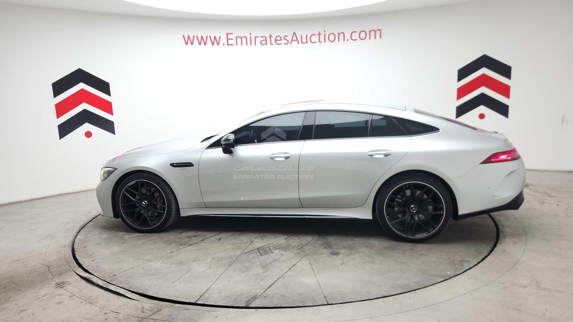2019 MERCEDES GT 43 AMG VIN: WDD7X5JB8KA007031