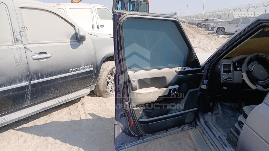 2004 Range Rover Vogue — Front Left Door — Photo 10