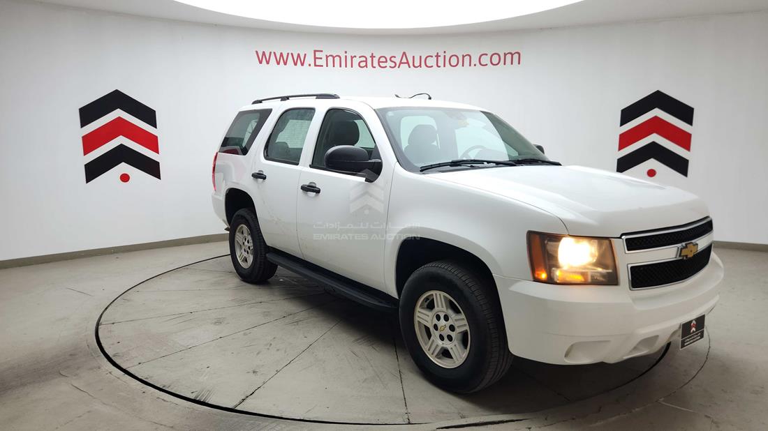 2008 Chevrolet Tahoe — Front Left Angle — Photo 6