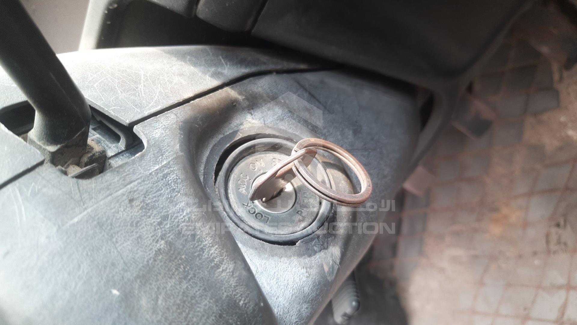2004 MITSUBISHI L 200 VIN: MMBJNK7404D067273