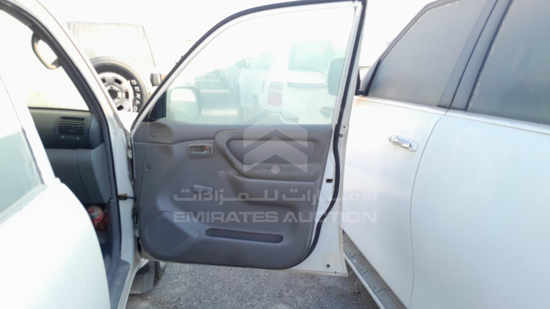 2003 TOYOTA LAND CRUISER VIN: JTGHJ01J633003935
