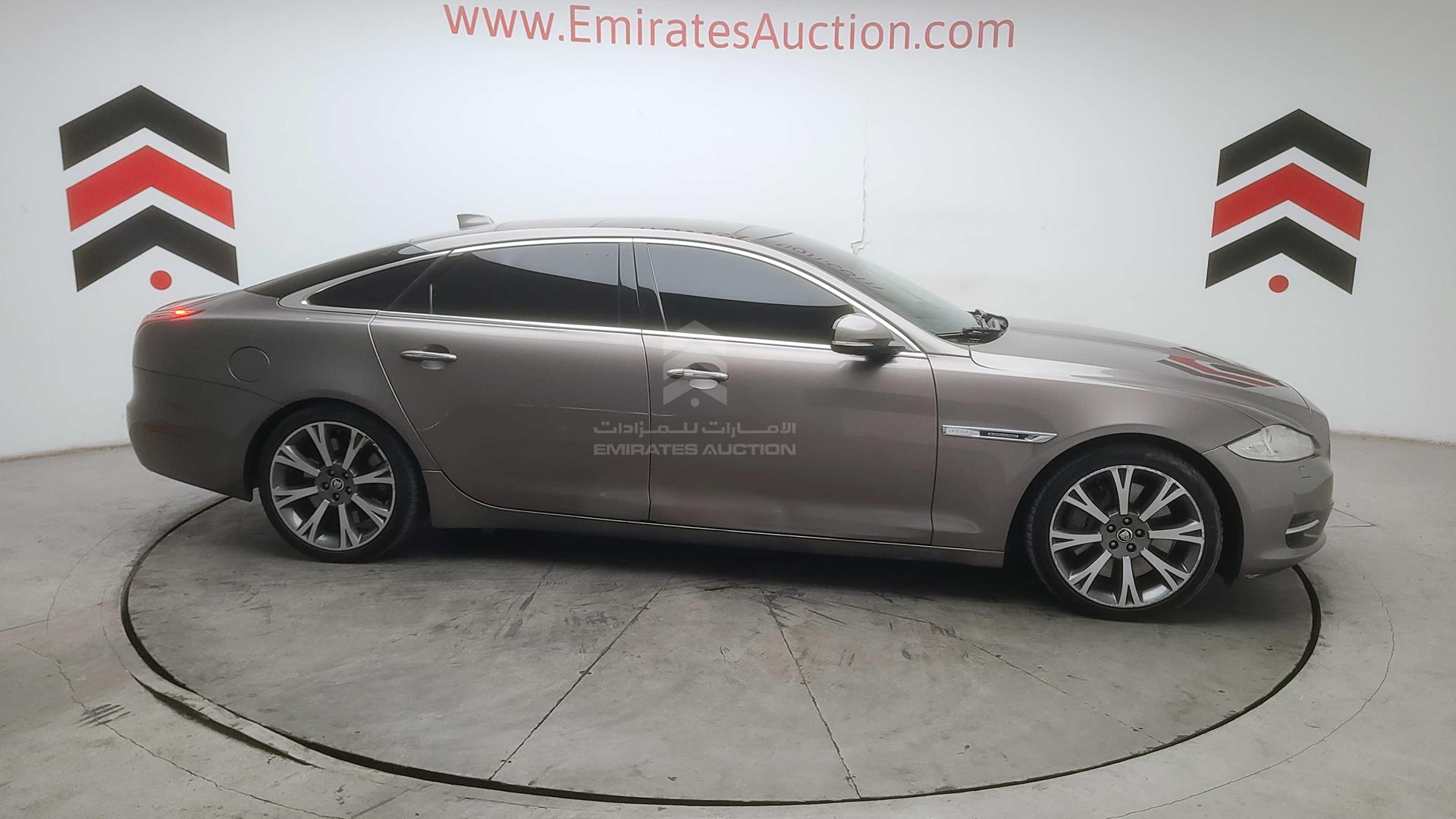 2010 JAGUAR X J VIN: SAJKA26J1AMV01346