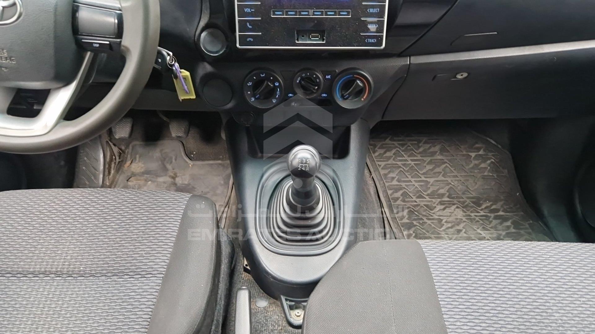 2016 TOYOTA HILUX VIN: MR0JB6CDXG1750298