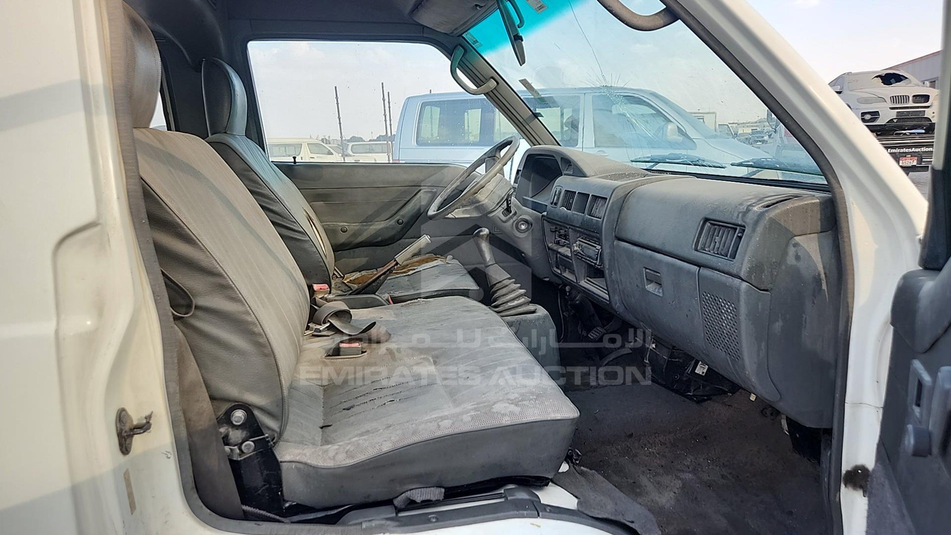2011 MITSUBISHI L 300 VIN: JMYHNP13WBA700990