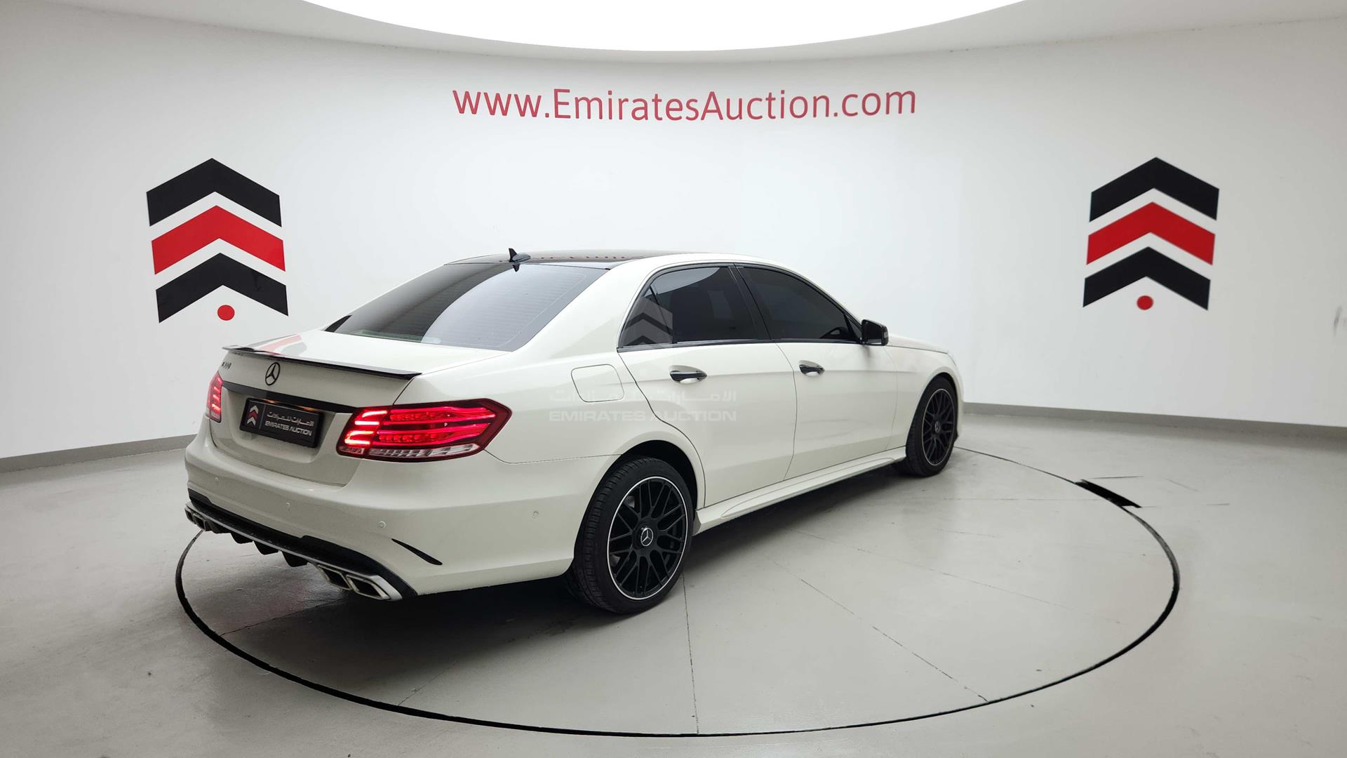 2010 MERCEDES E 300 VIN: WDDHF5EB7AA258364