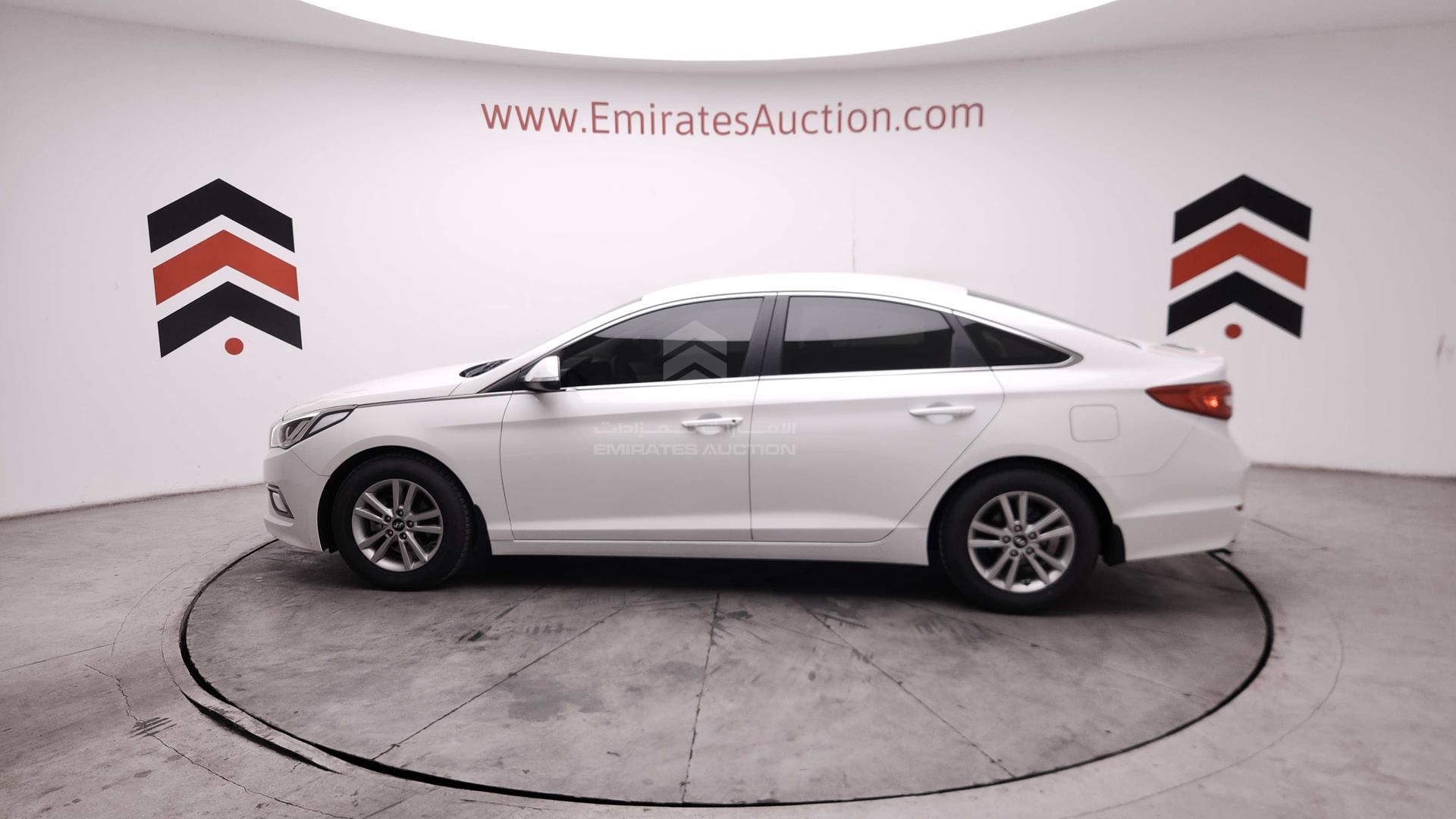 2017 HYUNDAI SONATA VIN: KMHE241G1HA289135
