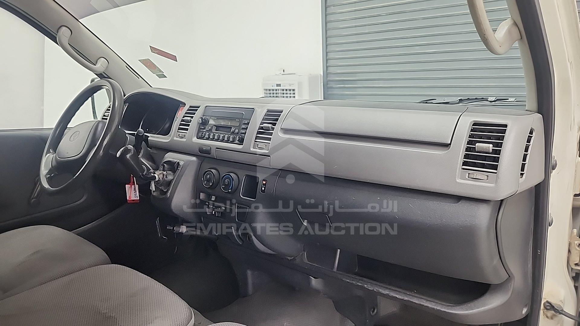 2007 TOYOTA HIACE VIN: JTGJX02P475007625