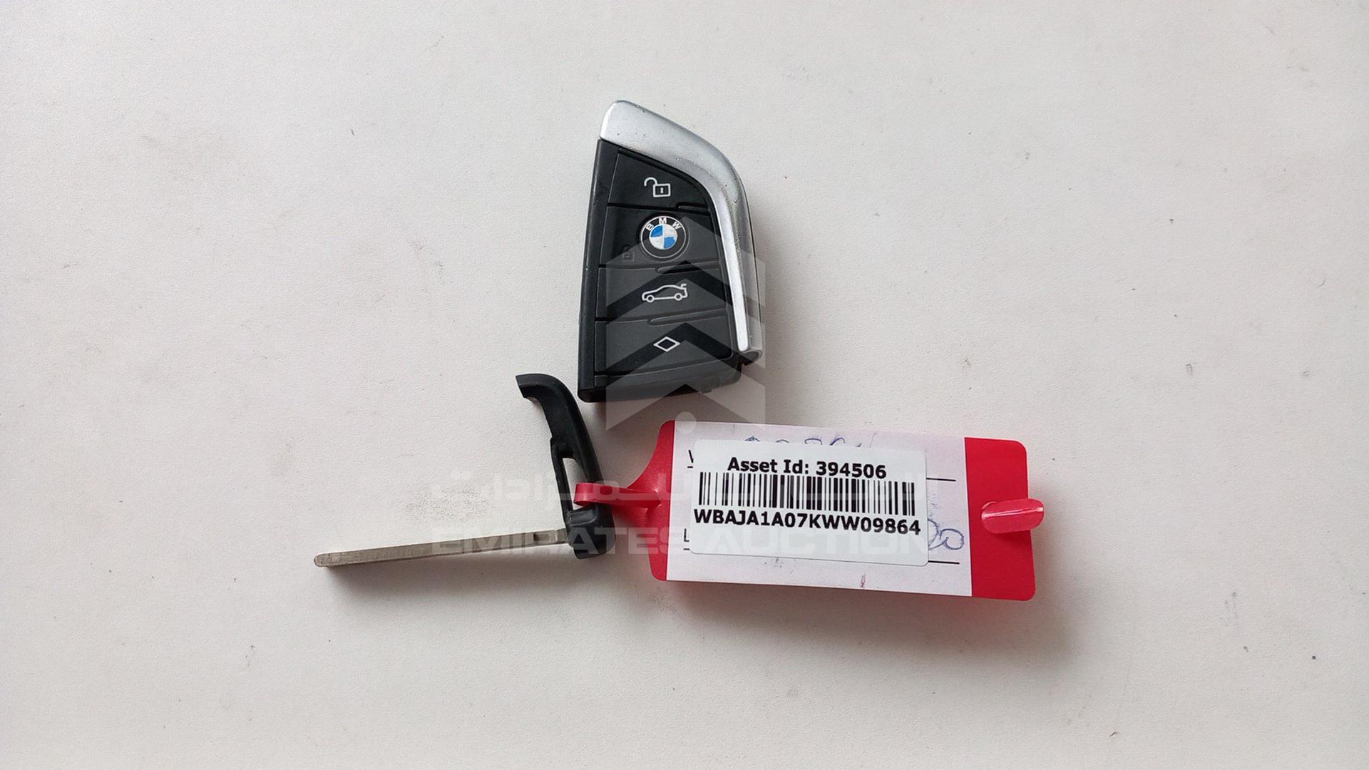 2019 BMW 520 VIN: WBAJA1A07KWW09864