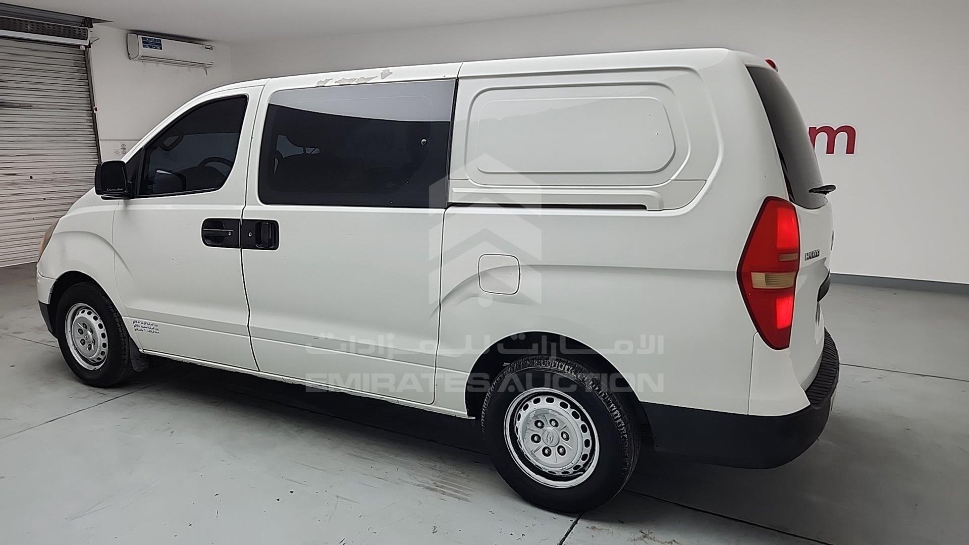 2012 HYUNDAI H1 VIN: KMHWG81R6CU367947