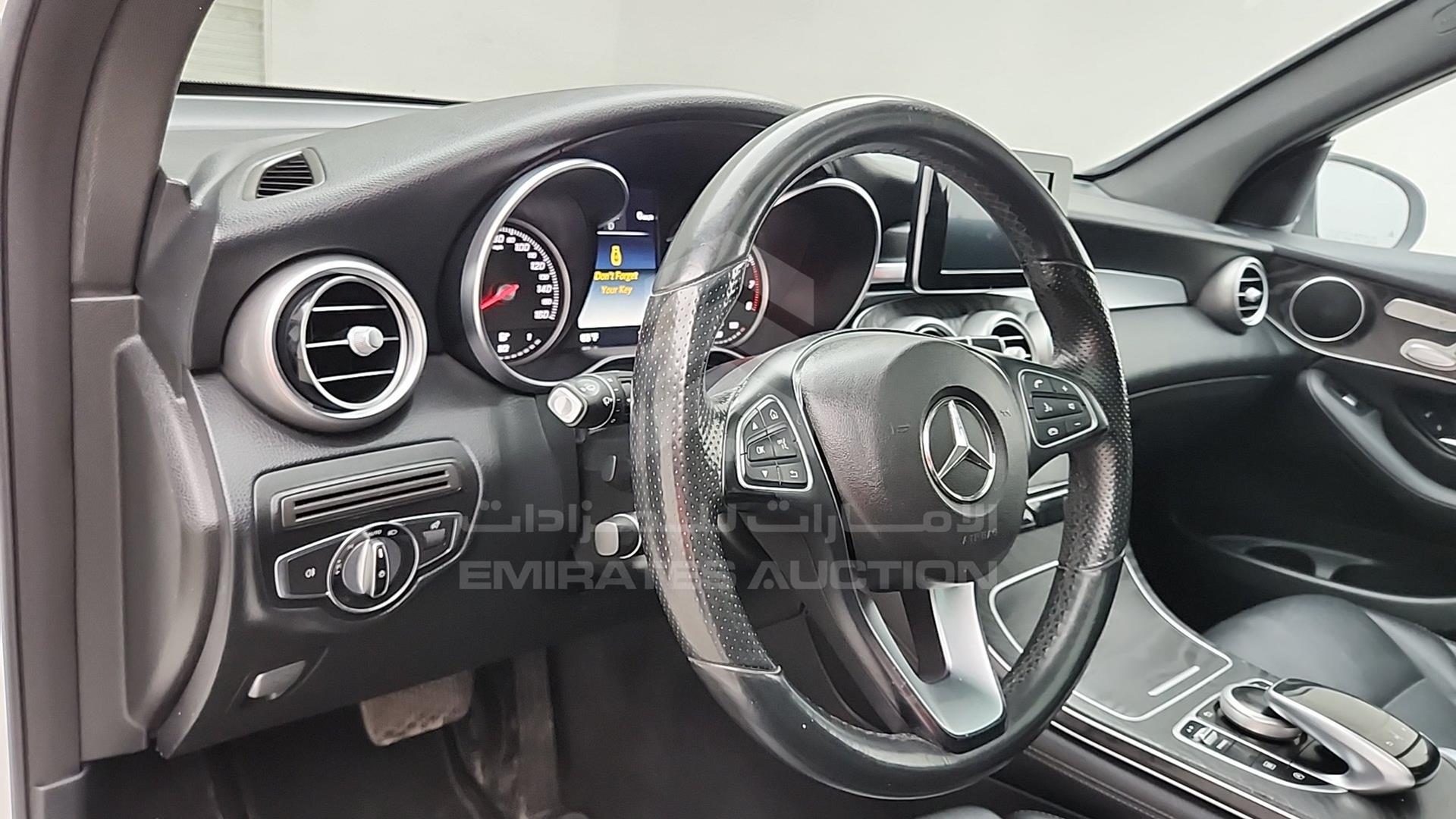2017 MERCEDES GLC 300 VIN: WDC0G4JB8HF123616