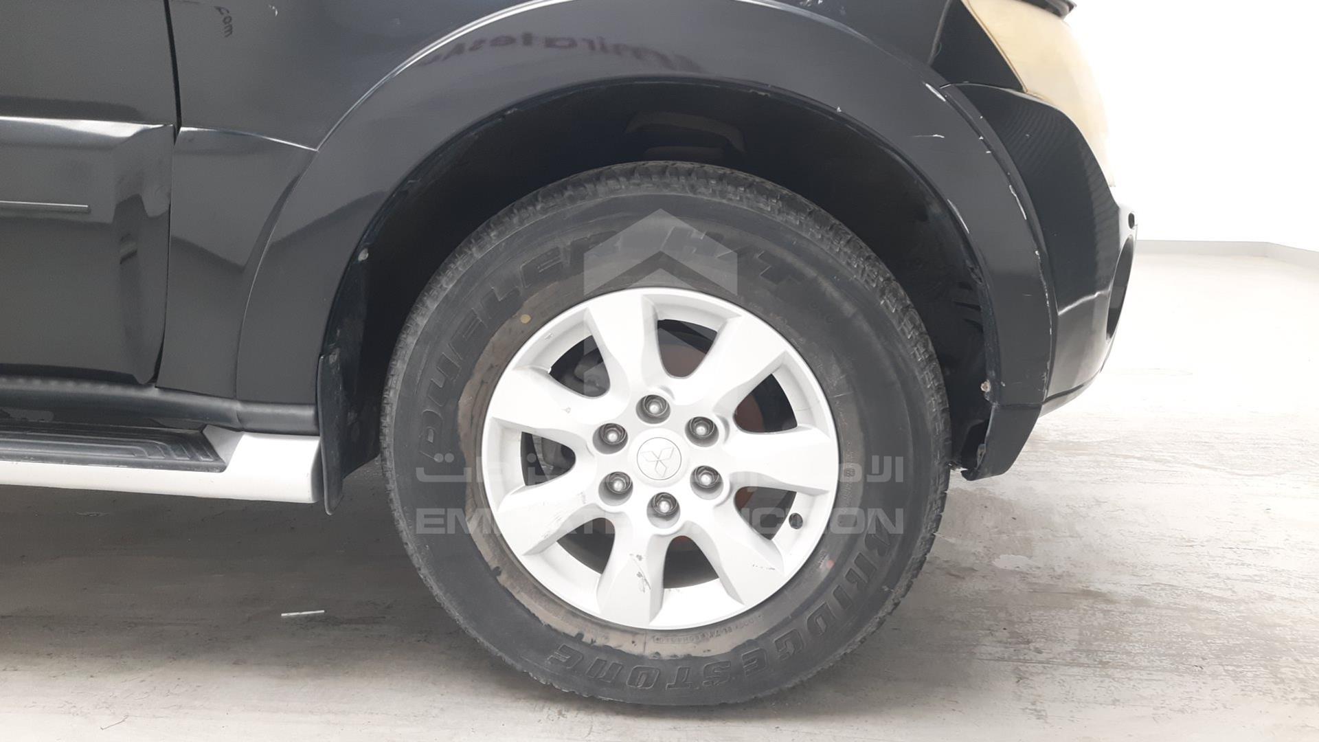 2011 MITSUBISHI PAJERO VIN: JMYLRV95WBJ706153