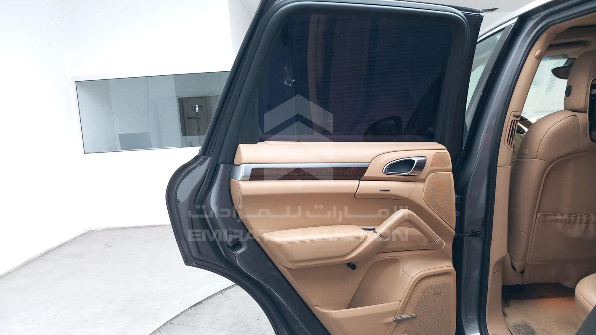 2012 PORSCHE CAYENNE S VIN: WP1ZZZ92ZCLA50158