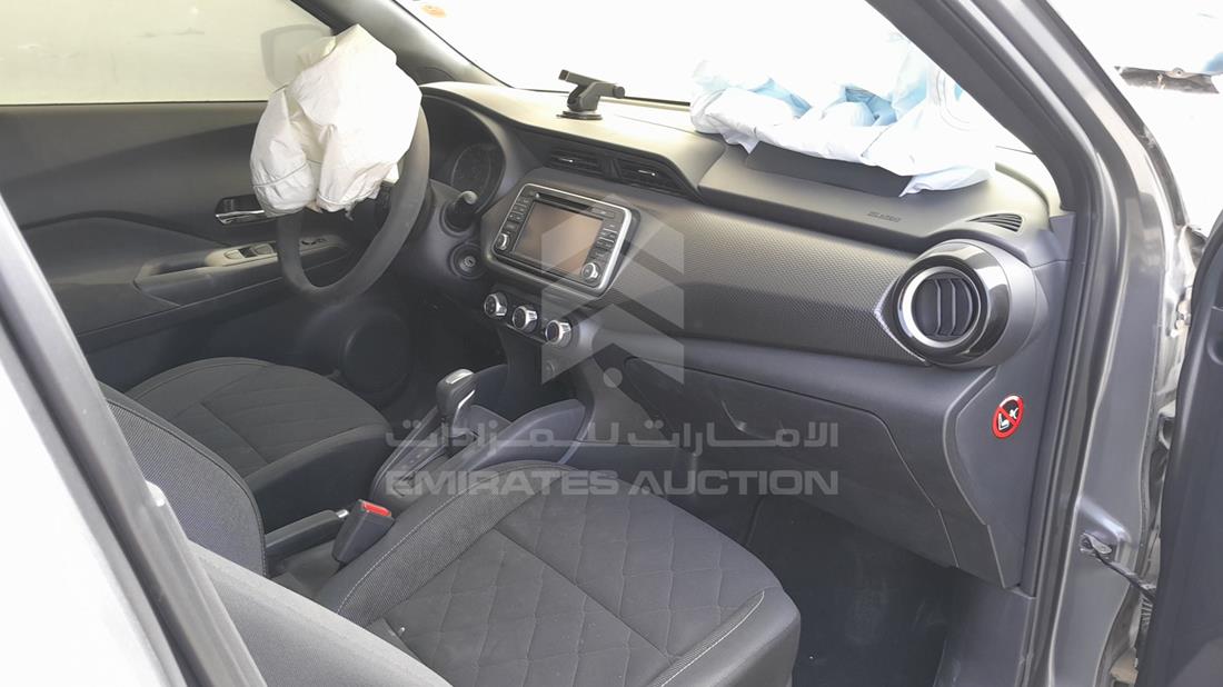نيسان كيكس 2020 — زاوية واجهة الراكب الأمامي الأيمن — صورة 23
