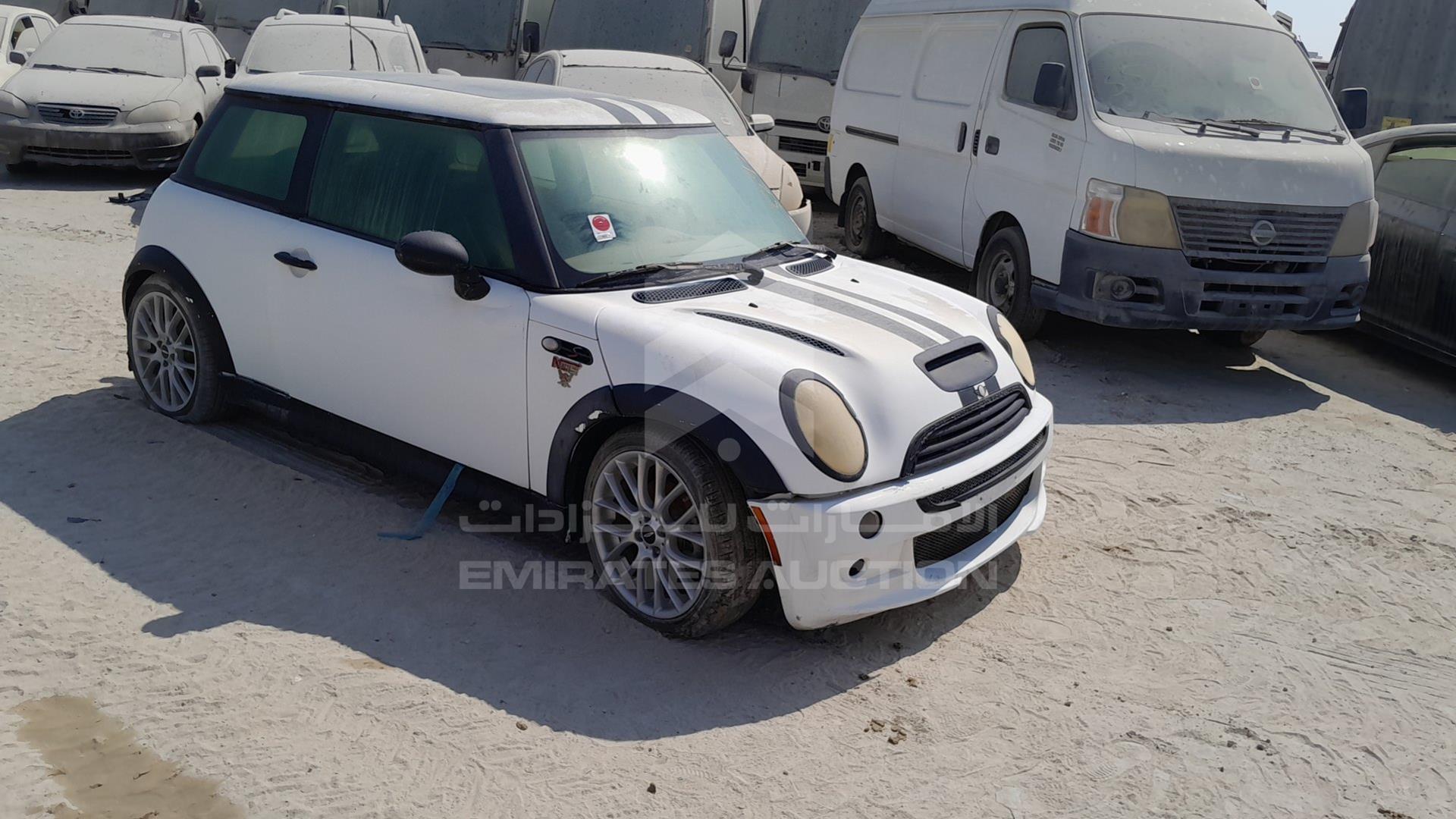 2005 MINI COOPER VIN: WMWRE31005TD29943