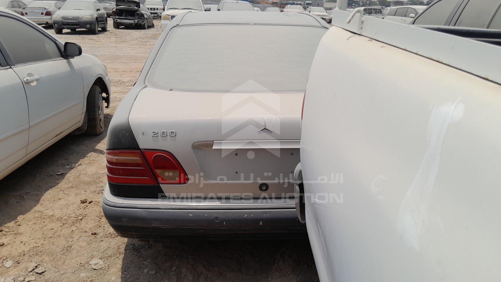 0 MERCEDES --- VIN: WDB2100611A788742