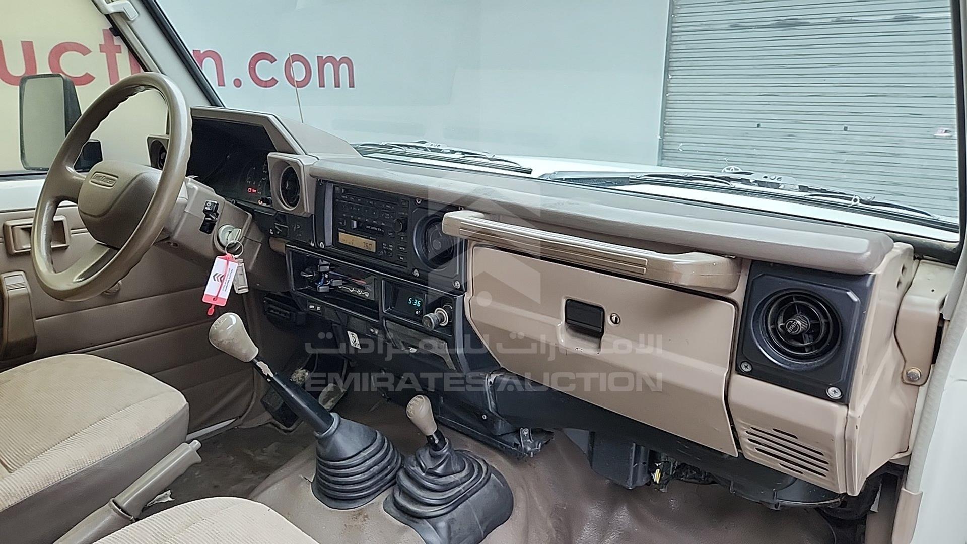 2008 TOYOTA LAND CRUISER PICKUP VIN: JTFLJ71J888015795