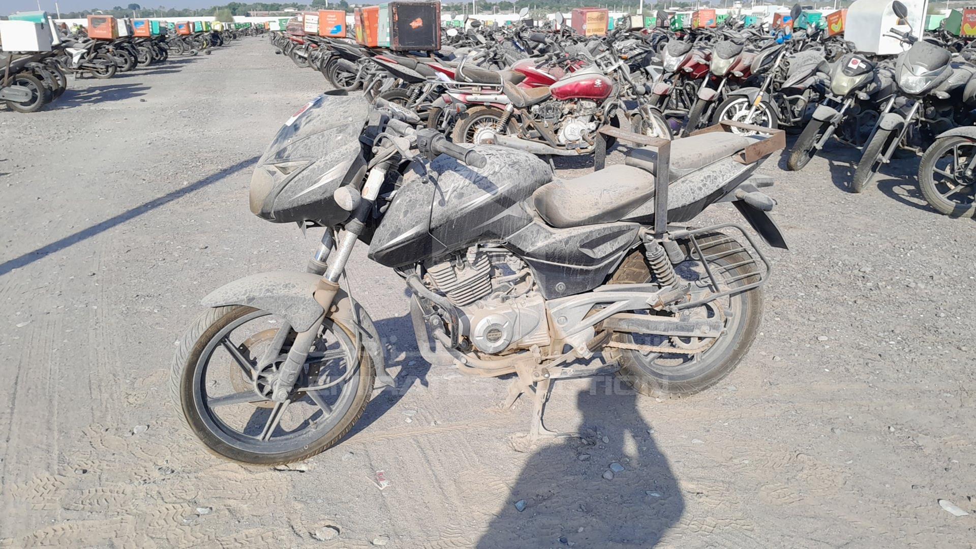 2017 BAJAJ PULSAR 180CC VIN: MD2A12DZ3GCG78351
