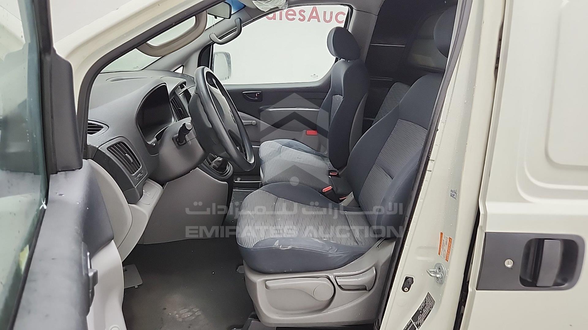 2012 HYUNDAI H1 VIN: KMHWG81R8CU364919