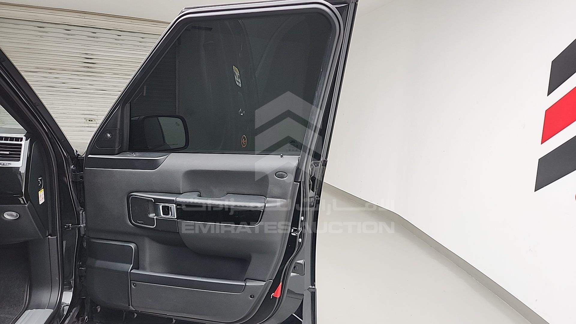 2011 RANGE ROVER VOGUE VIN: SALLMAME4BA343740