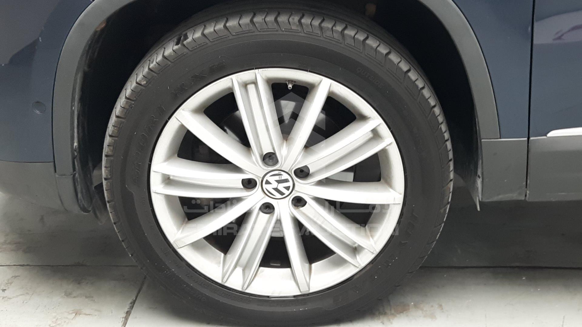 2015 VOLKSWAGEN TIGUAN VIN: WVGCE2AX1FW500403