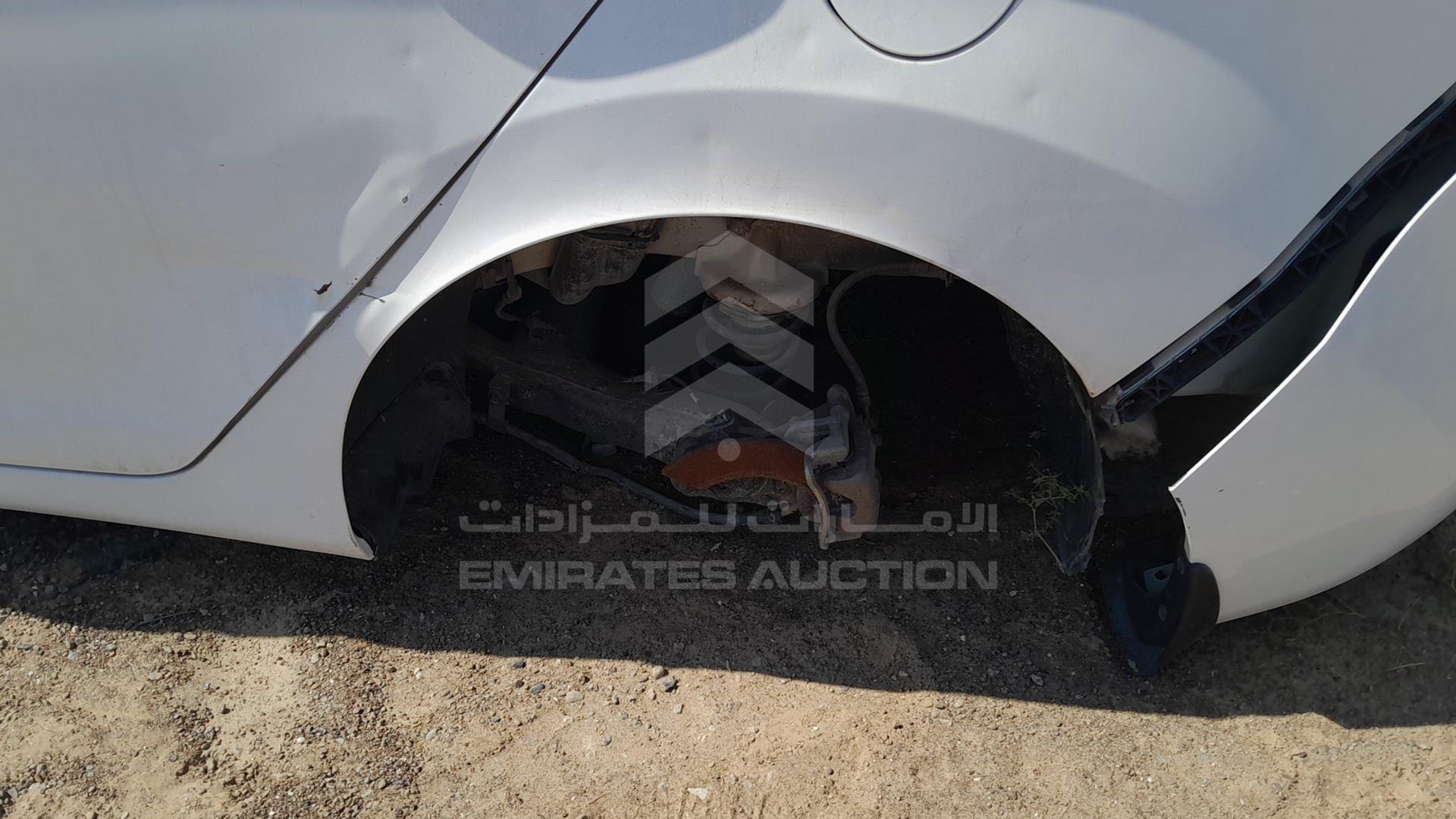 2014 HYUNDAI ELANTRA VIN: KMHDH41E8EU940490