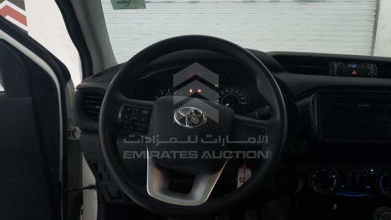 VIN: MR0CX9CD7L4036181 Auction: EmiratesAuction Lot: 385124 MR0CX9CD7L4036181 Toyota Hilux 2020 WHITE Photo 14