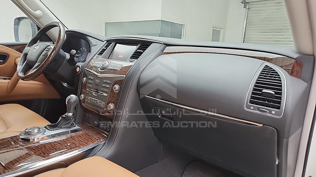 نيسان باترول 2019 — زاوية واجهة الراكب الأمامي الأيمن — صورة 29