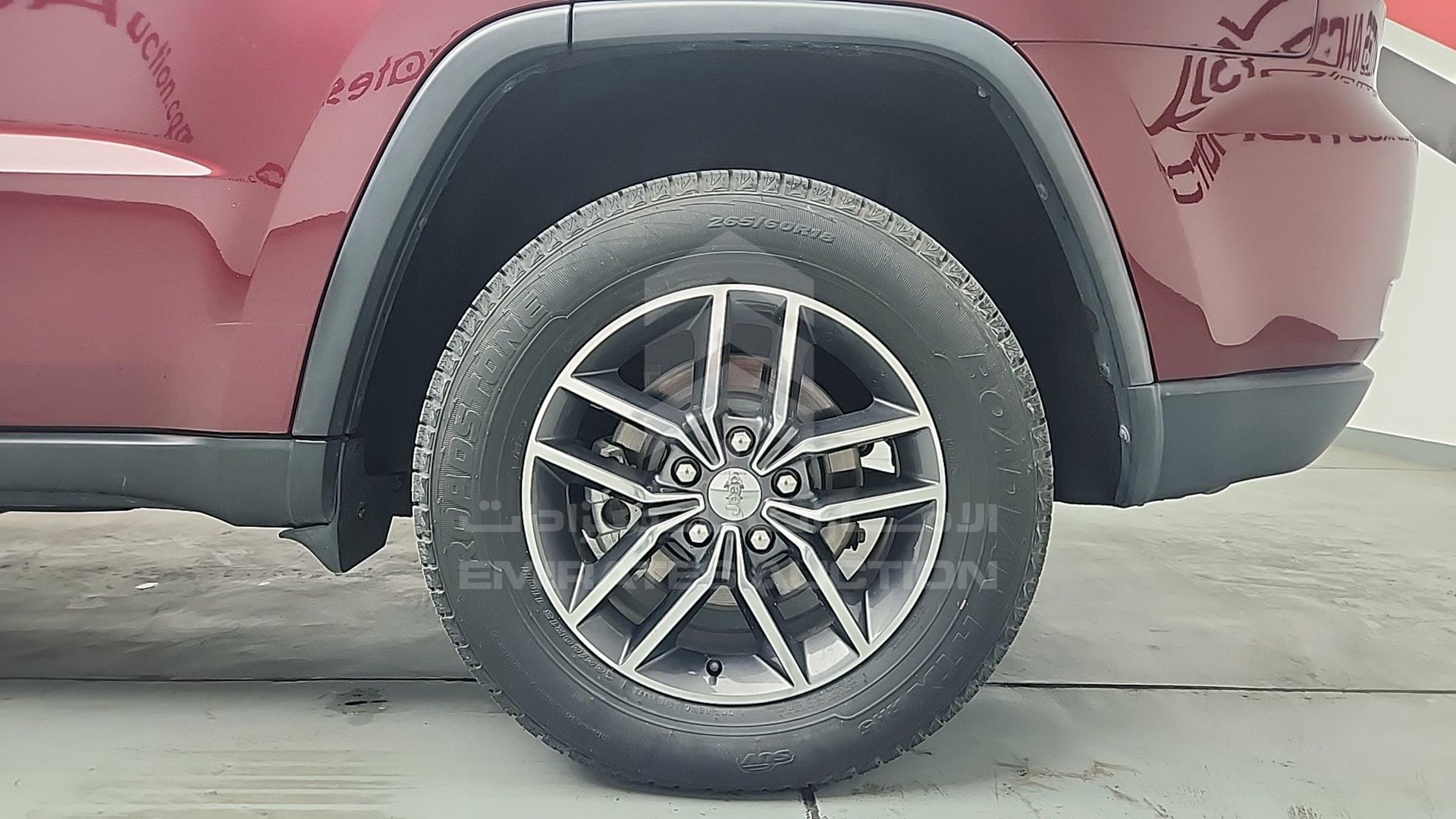 2018 JEEP GRAND CHEROKEE VIN: 1C4RJFBG3JC238071