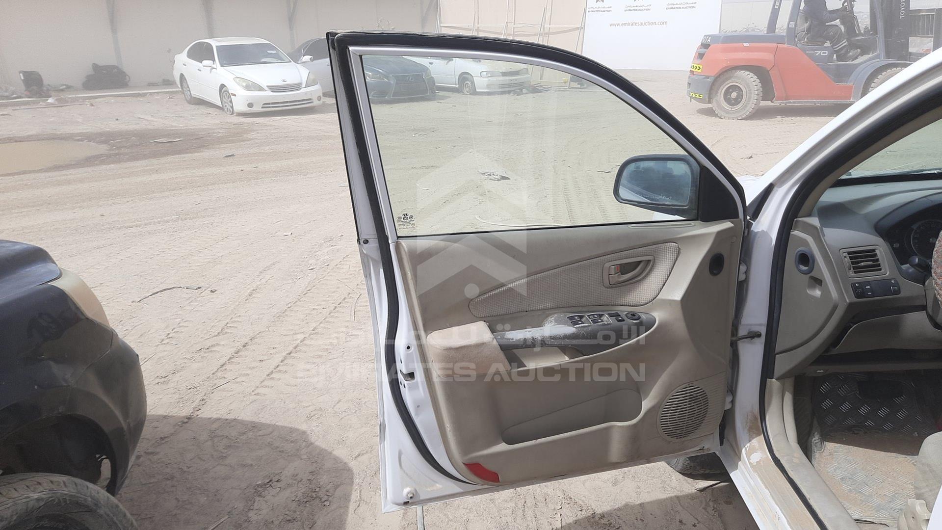 2008 HYUNDAI TUCSON VIN: KMHJM81D08U746604