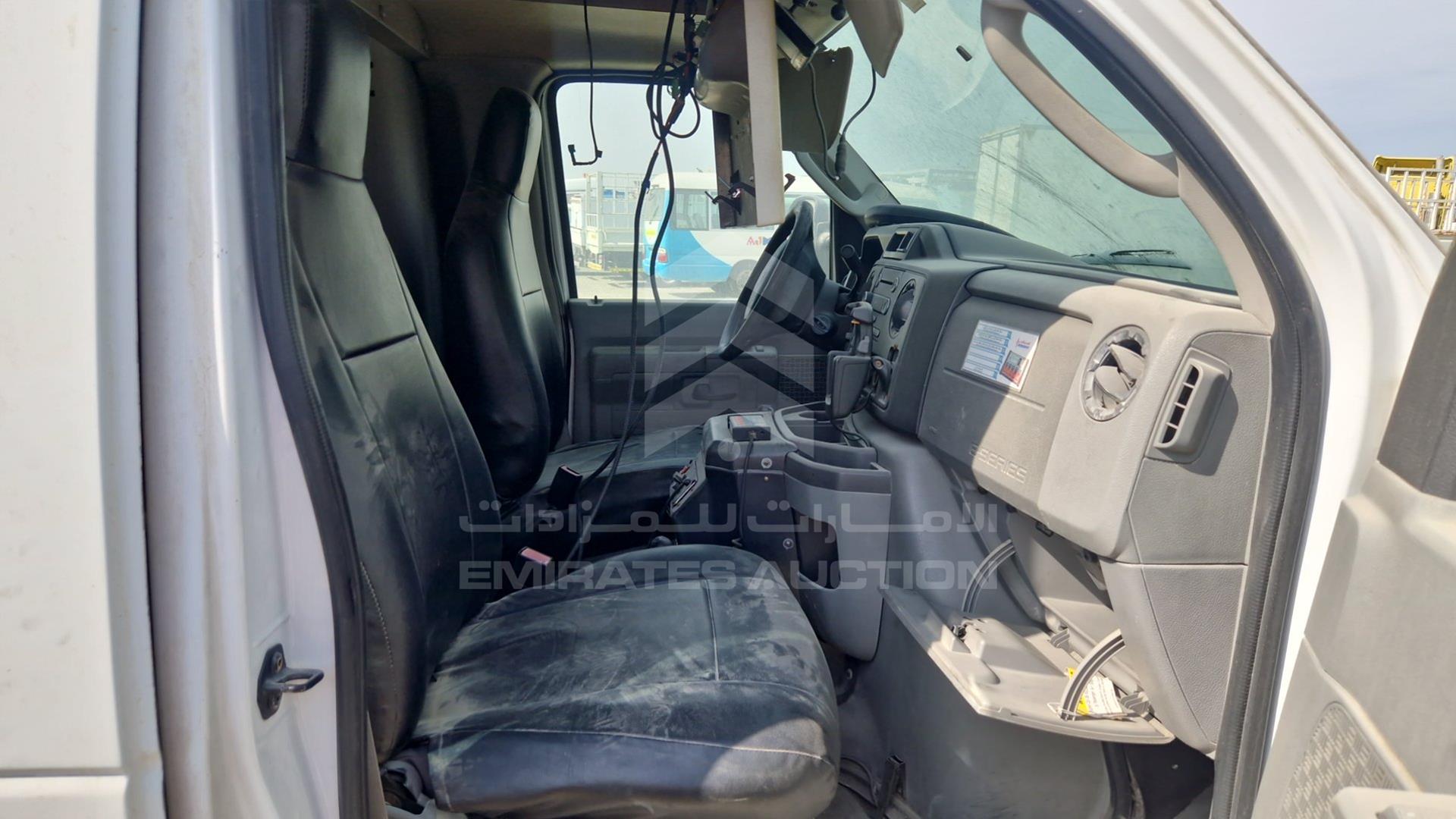2014 FORD E 350 VIN: 1FDSS3EL0EDA84887