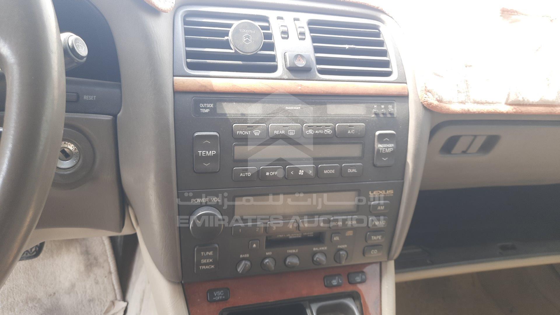 1998 LEXUS LS400 VIN: JT8BH28F0W0137534