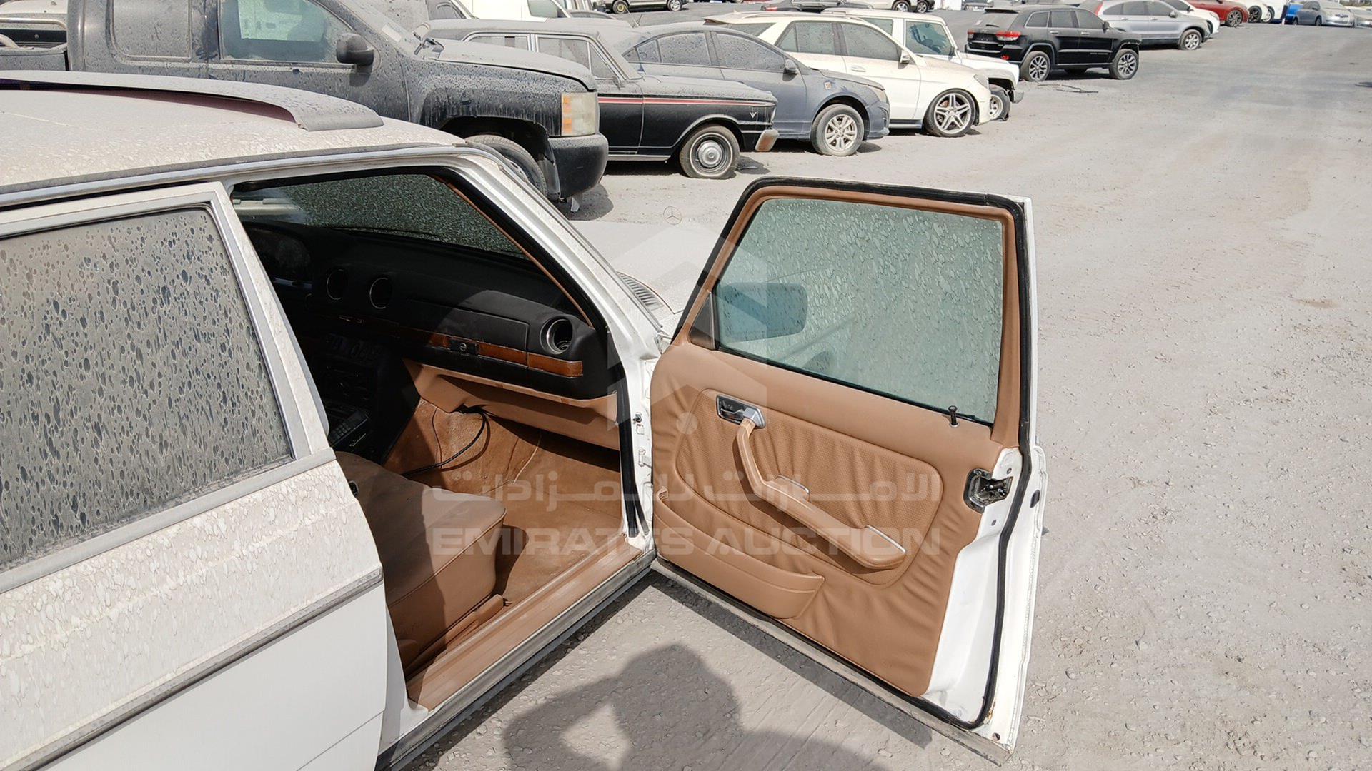 1983 MERCEDES 240D VIN: WDBAB23A6DB408137