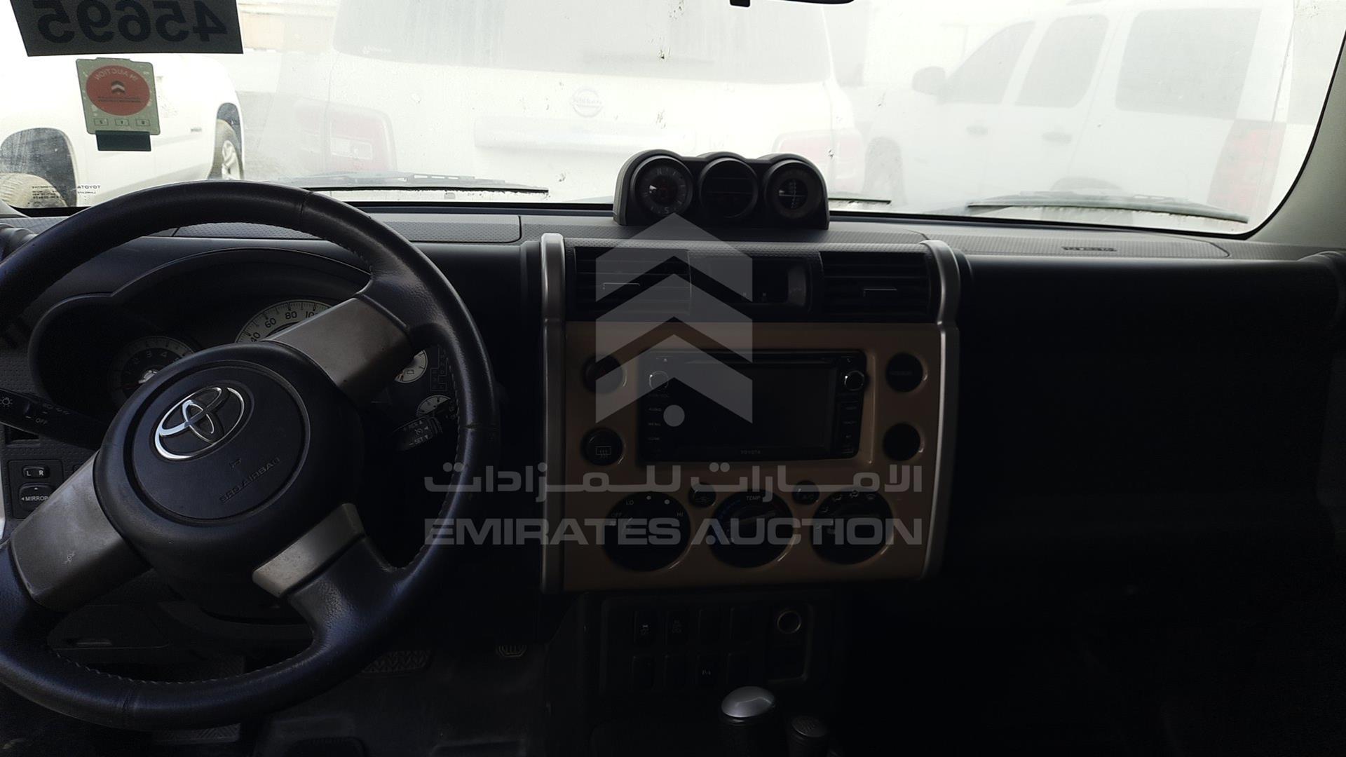 2014 TOYOTA FJ CRUISER VIN: JTEBU11F3EK198103