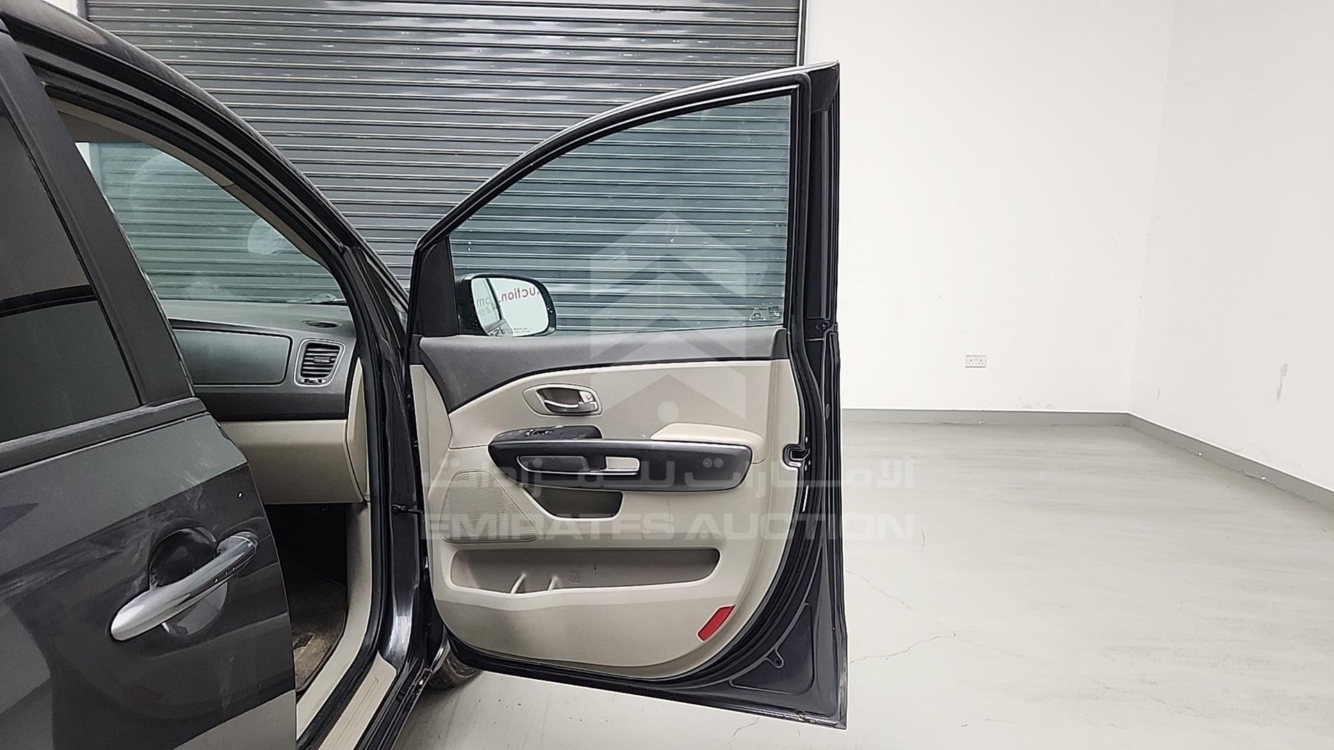 2017 KIA SEDONA VIN: KNDMB5C11H6240289