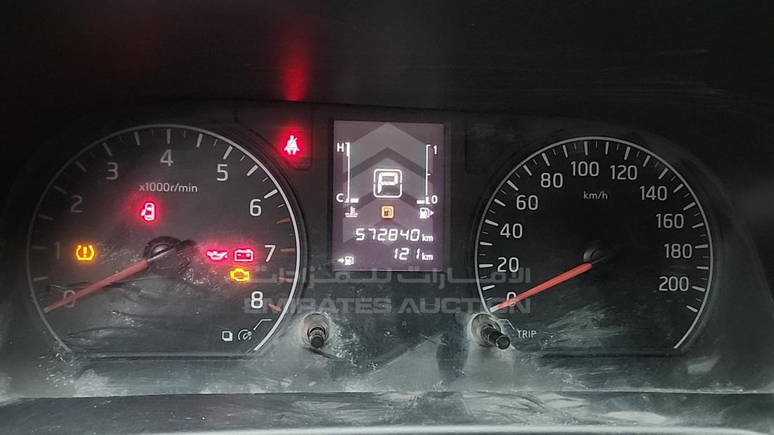 2018 Nissan Urvan — Speedometer & RPM Gauges — Photo 9