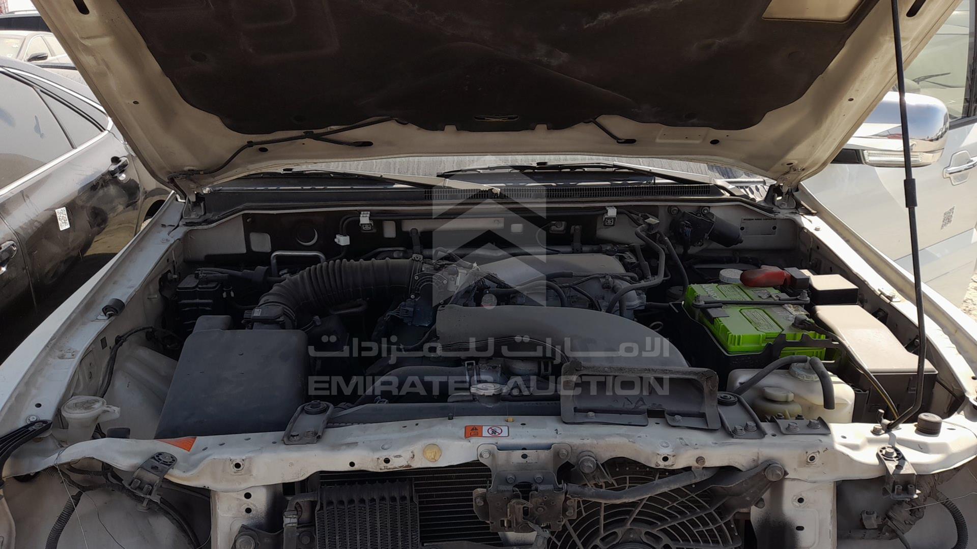 2014 MITSUBISHI PAJERO VIN: JMYLRV95WEJ705109