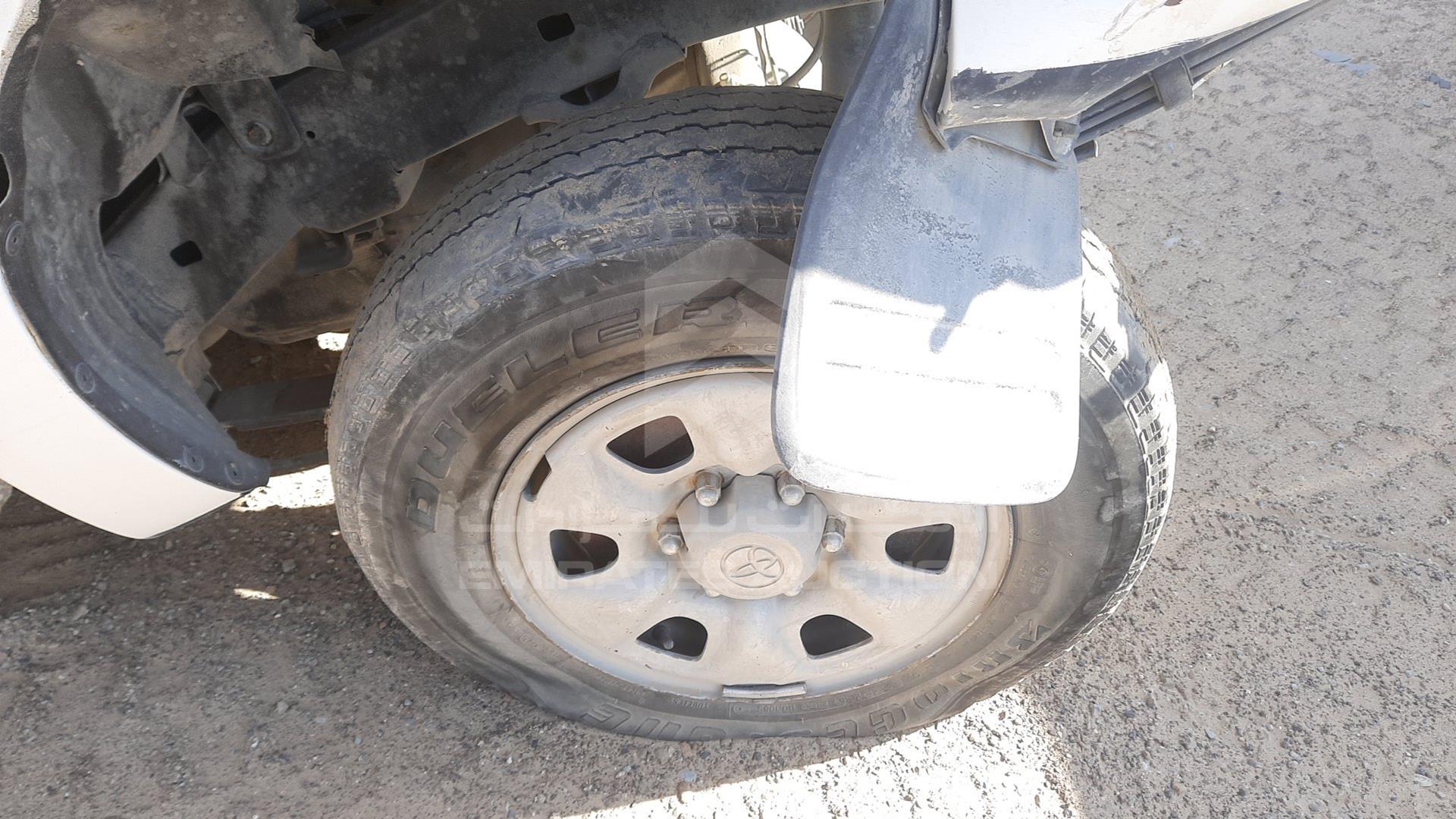 2011 TOYOTA HILUX VIN: MR0FX22G0B1326567