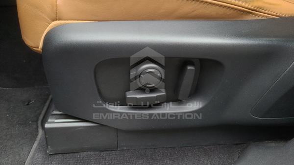 Land Rover Discovery 2017 SALRHBBV2HA021354 Image 31