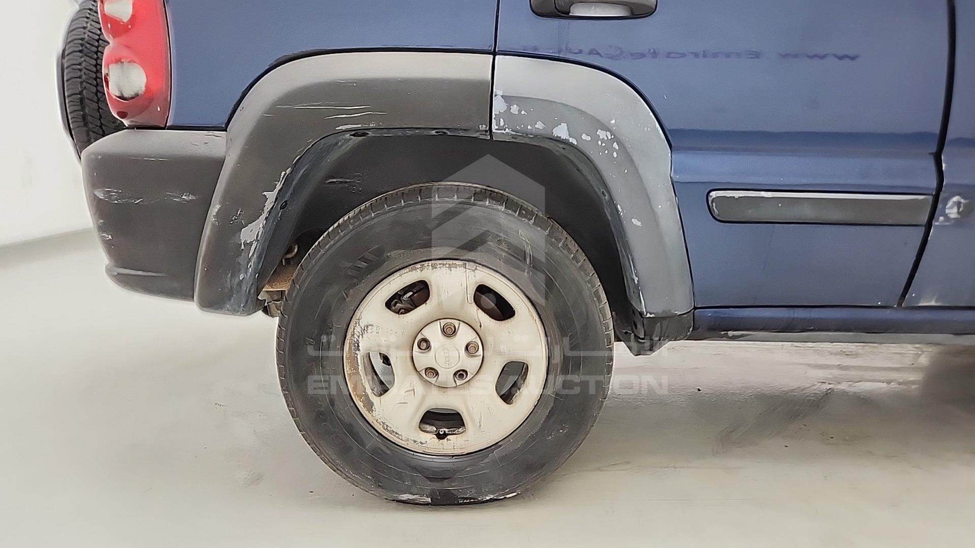 2005 JEEP CHEROKEE VIN: 1J4GL48K65W582087