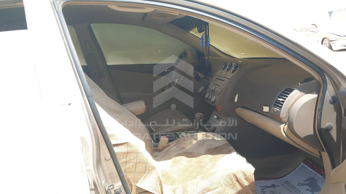 نيسان التيما 2008 — زاوية الراكب الأمامي للمقعد — صورة 22