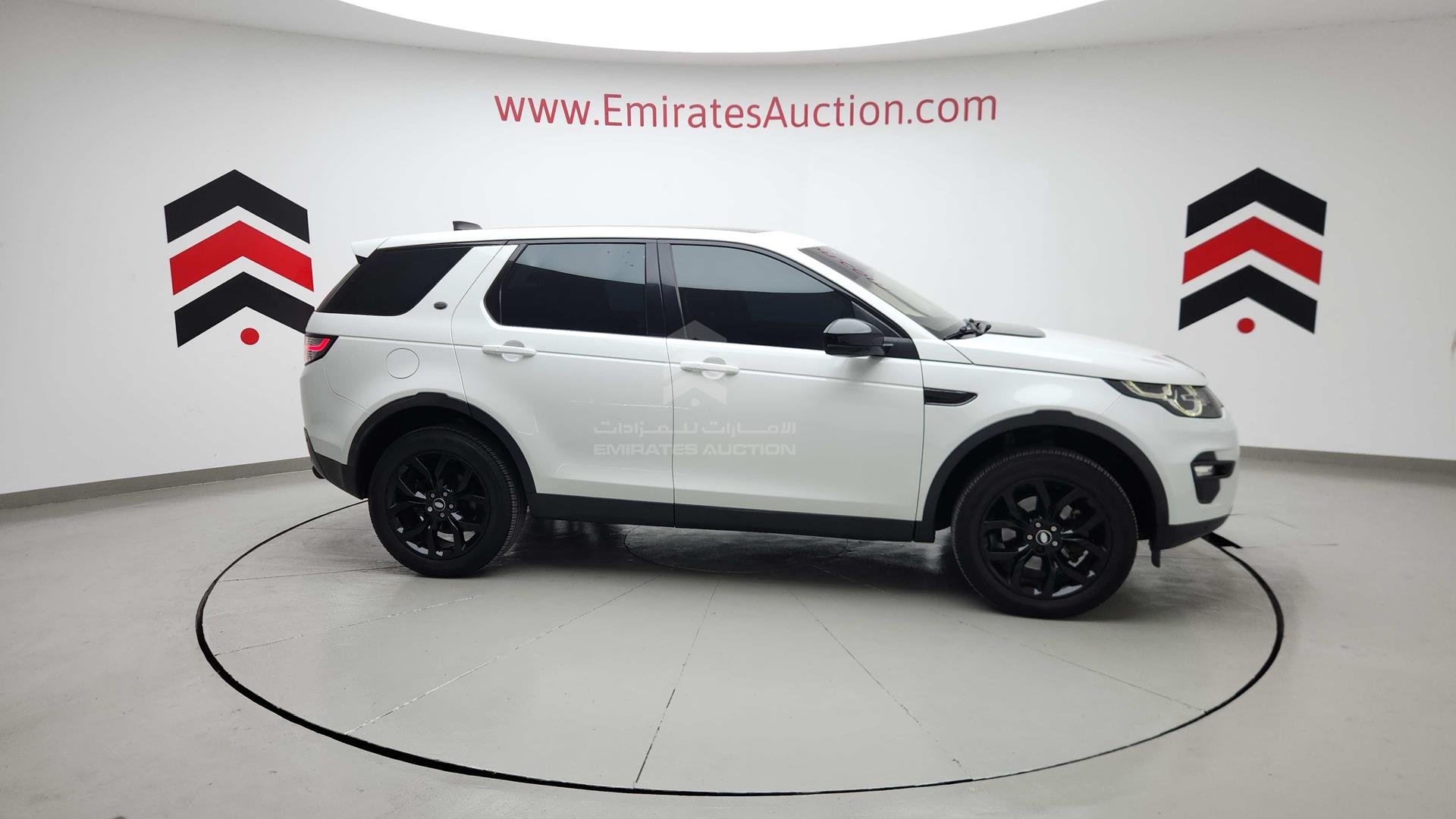 2017 LAND ROVER DISCOVERY VIN: SALCA2BG2HH714587