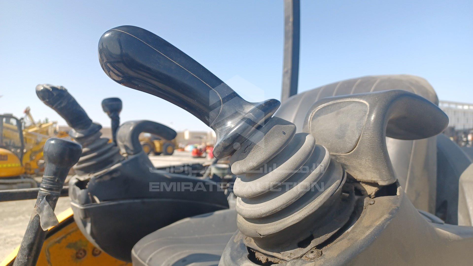 2011 JCB --- VIN: JCB08025P02020131