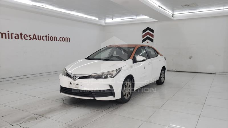 RKLBB9HE7H5198617 Auction: EmiratesAuction Lot: 404129 RKLBB9HE7H5198617 Toyota Corolla 2017 WHITE Photo 5