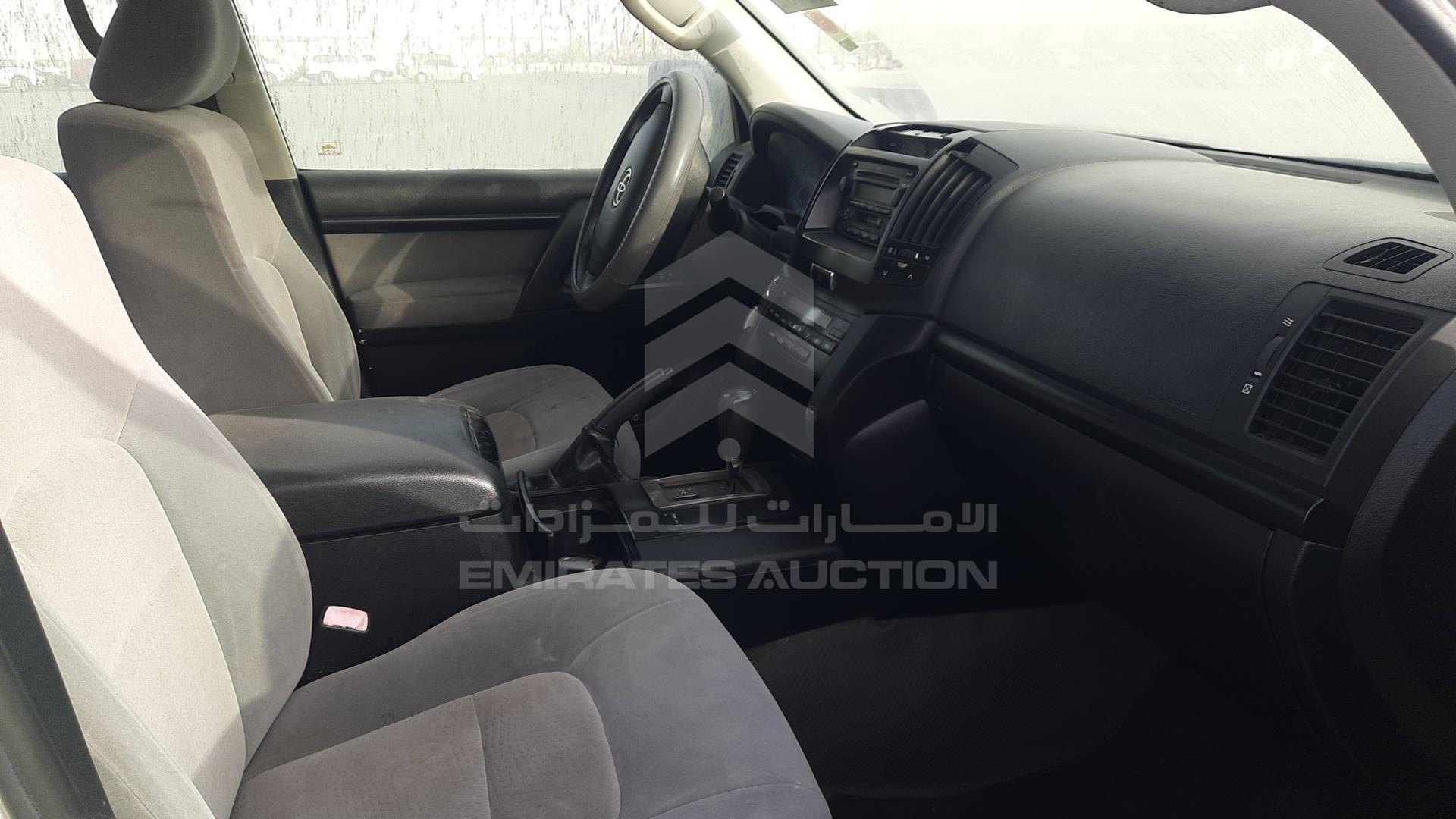 2011 TOYOTA LAND CRUISER VIN: JTMDU09J8B4044518
