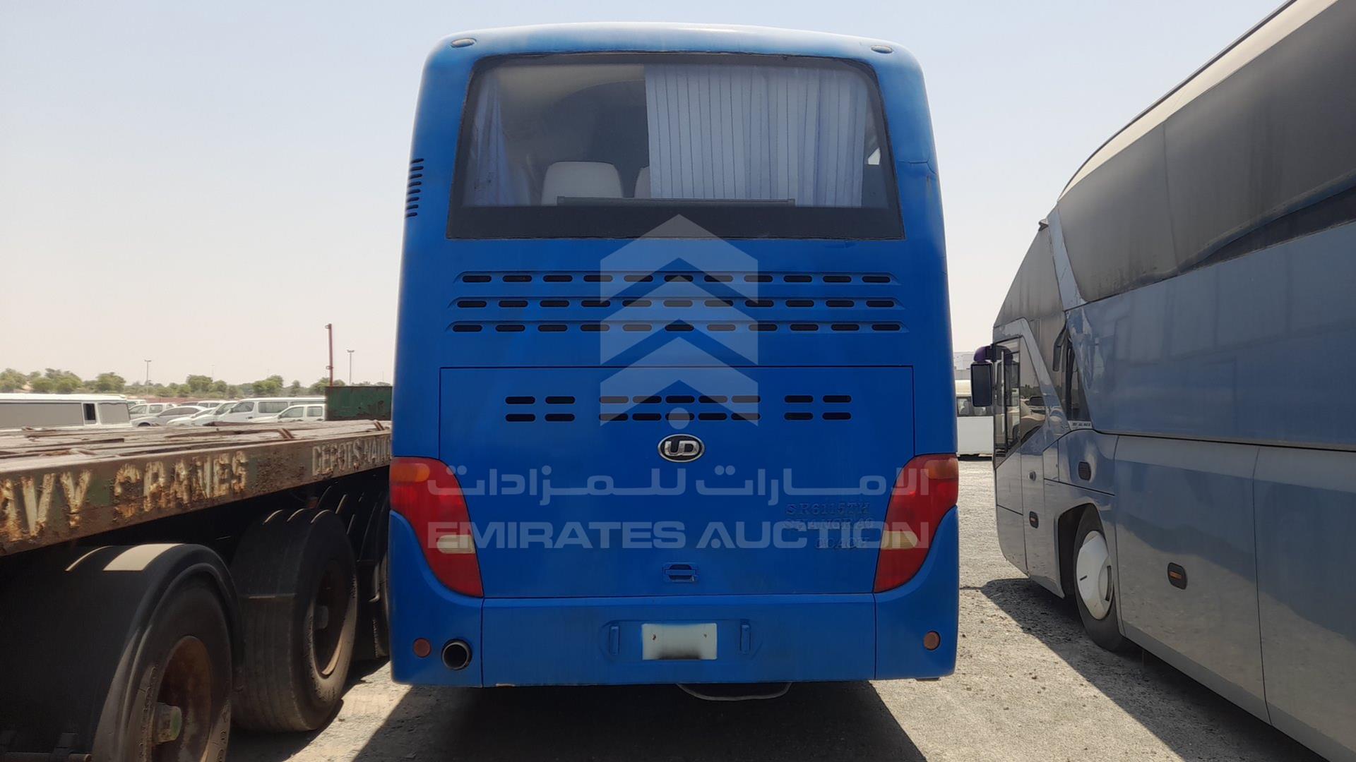 2010 BUS --- VIN: LGF6JR9W4AF123549