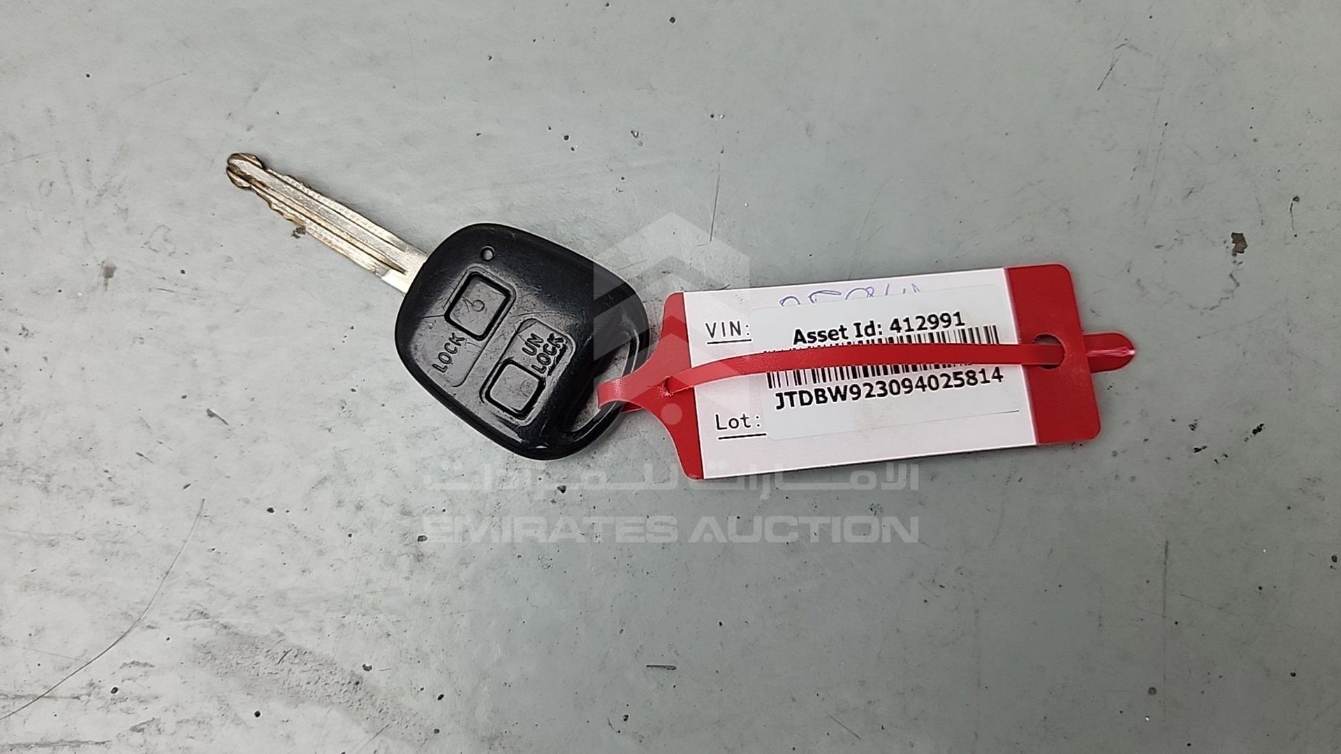 2009 TOYOTA YARIS VIN: JTDBW923094025814