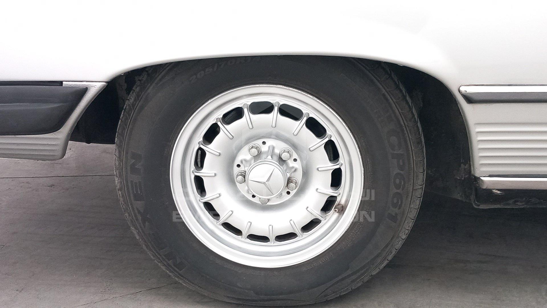 1976 MERCEDES 450 SLC VIN: 10702412015603